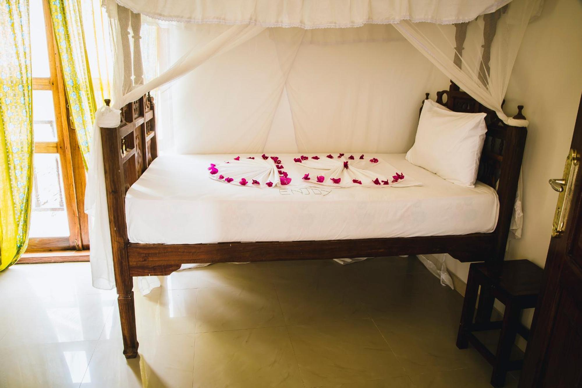 Moonshine Uroa Boutique Hotel Номер фото